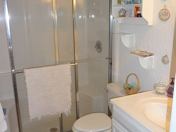 5th image of 90 Salisbury E #D