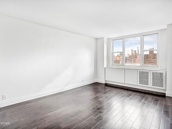 4th image of 631 Hudson St #16D