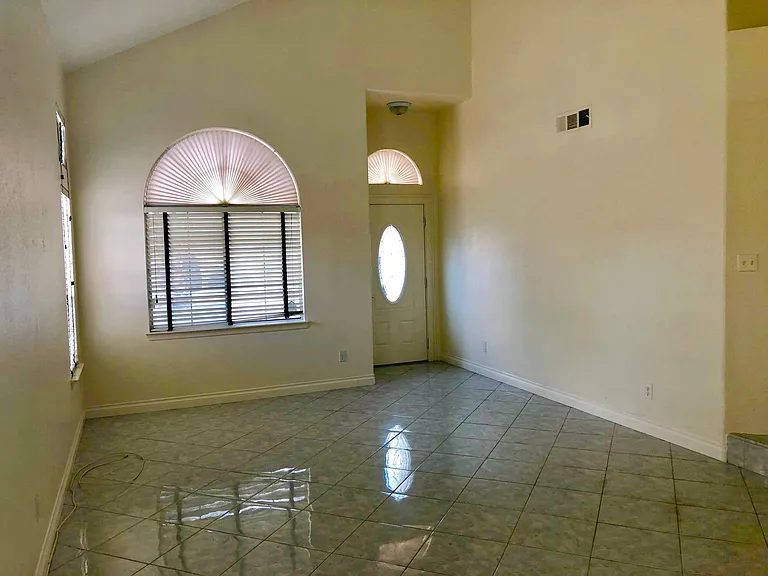 2142 Falcon Pointe Ln — Photo 15