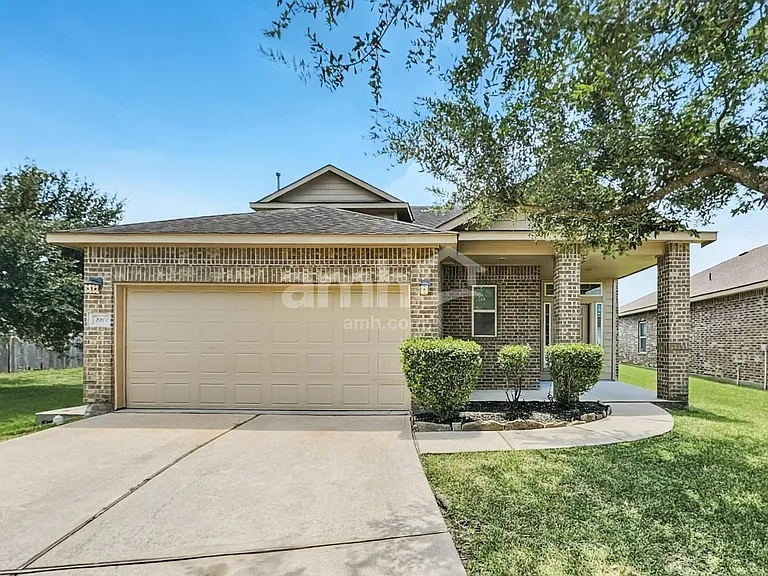 2201 Jefferson Crossing Dr — Photo 1