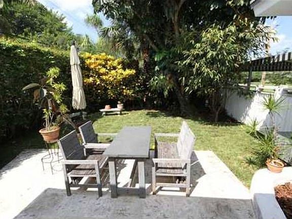 PATIO DECK