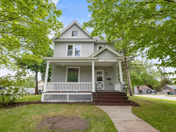 617 Newbury St, Ripon, WI 54971
