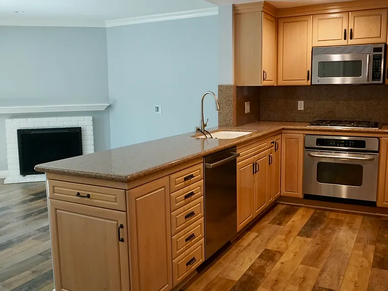 3221 Clay St — Photo 4