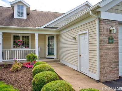 8902 N Clearwater Dr, Zeeland, MI, 49464