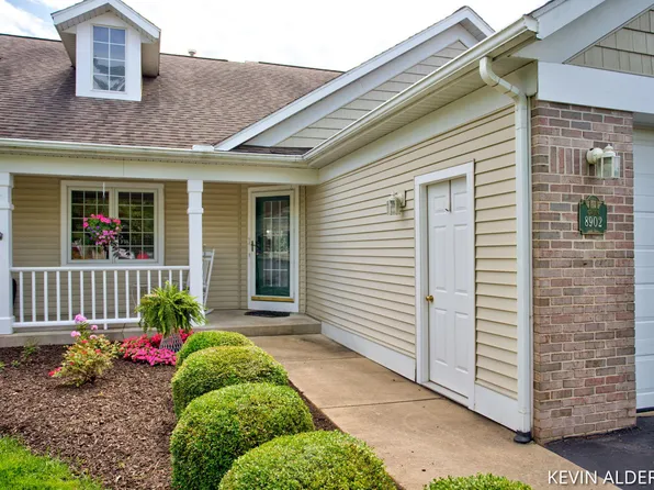 8902 N Clearwater Dr, Zeeland, MI 49464