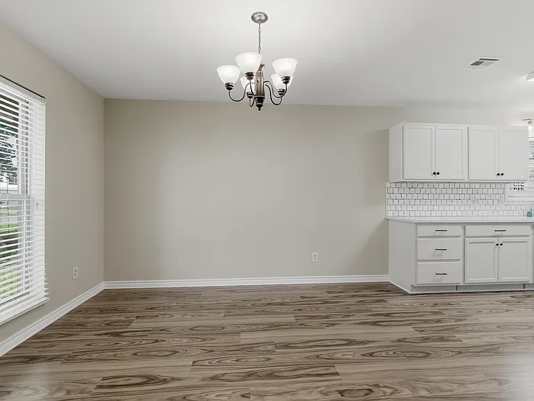 445 Longmeadow St — Photo 7