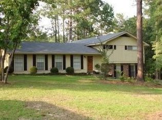 108 Dogwood Ln, Hattiesburg, MS 39402