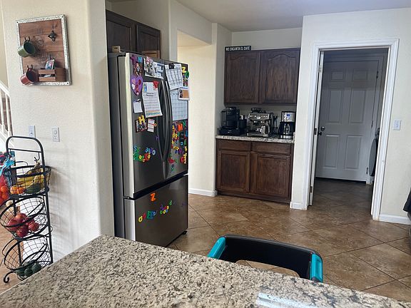 4th image of 1825 N Baylor Ln