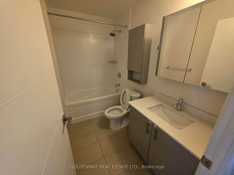 18 Uptown Dr #325 — Photo 5
