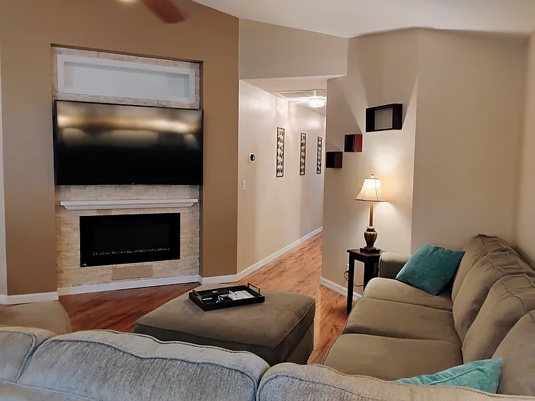 8809 Cascades Isle Blvd — Photo 3