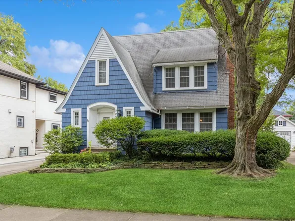 725 N Catherine Ave, La Grange Park, IL 60526