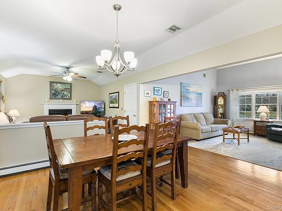 3rd image of 47 Pier Avenue