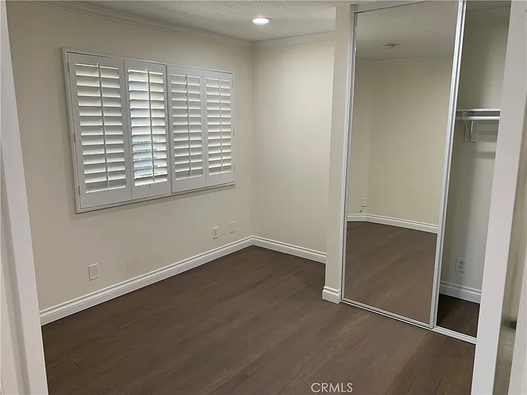 311 Stanford Ct — Photo 7