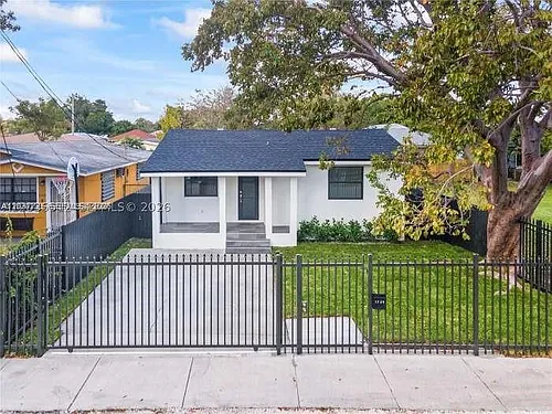 1739 NW 67th St Photo 1