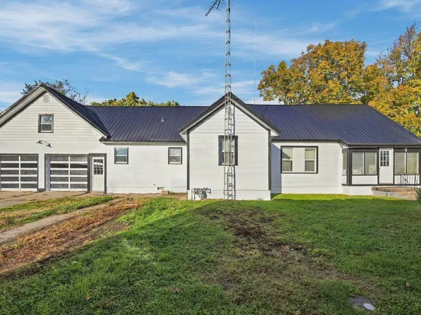 100 S Mulberry St, Farmland, IN 47340