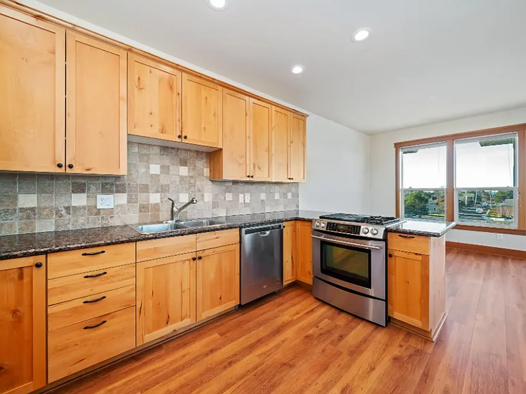 224 N Holladay Dr #201 — Photo 18