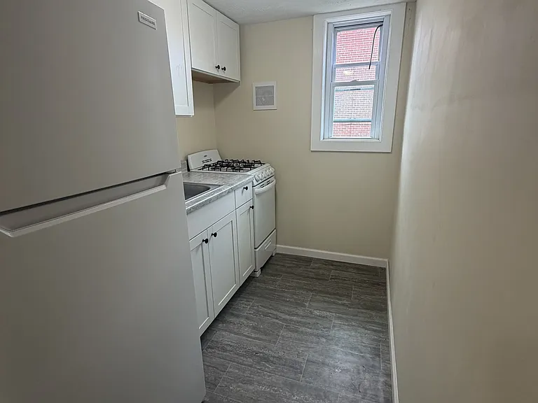 1110 Overland Ave #2 — Photo 8