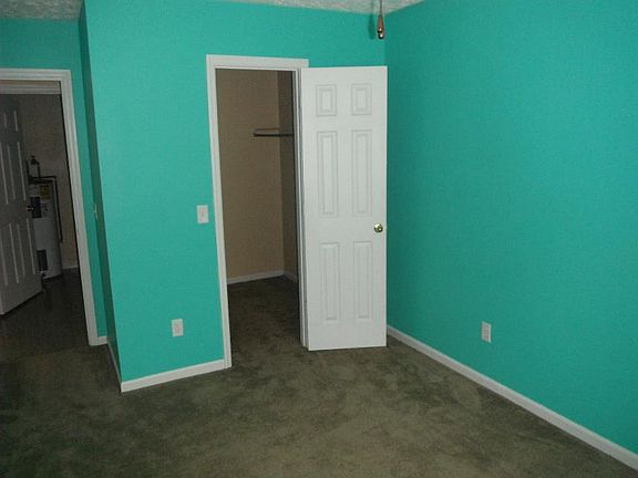 5th image of 142 Pamela Dr