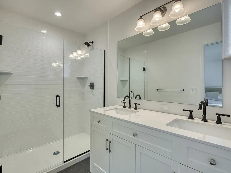 23 Crystal Dr — Photo 6