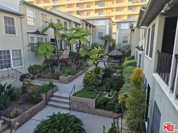 8551 1/4 Holloway Dr #8551-1/4, West Hollywood, CA 90069