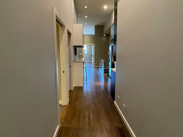1451 N Ashland Ave #SF — Photo 9