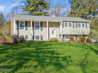 1 Gales Ct, Holmdel, NJ 07733