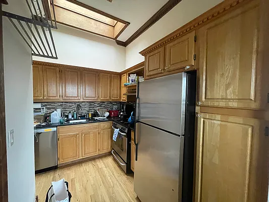 Rented by Limestone Realty Bklyn, LLC | media 13