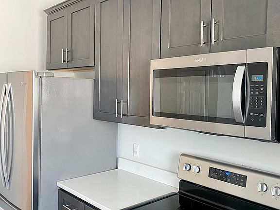 2nd image of 2243 Deyerle Ave