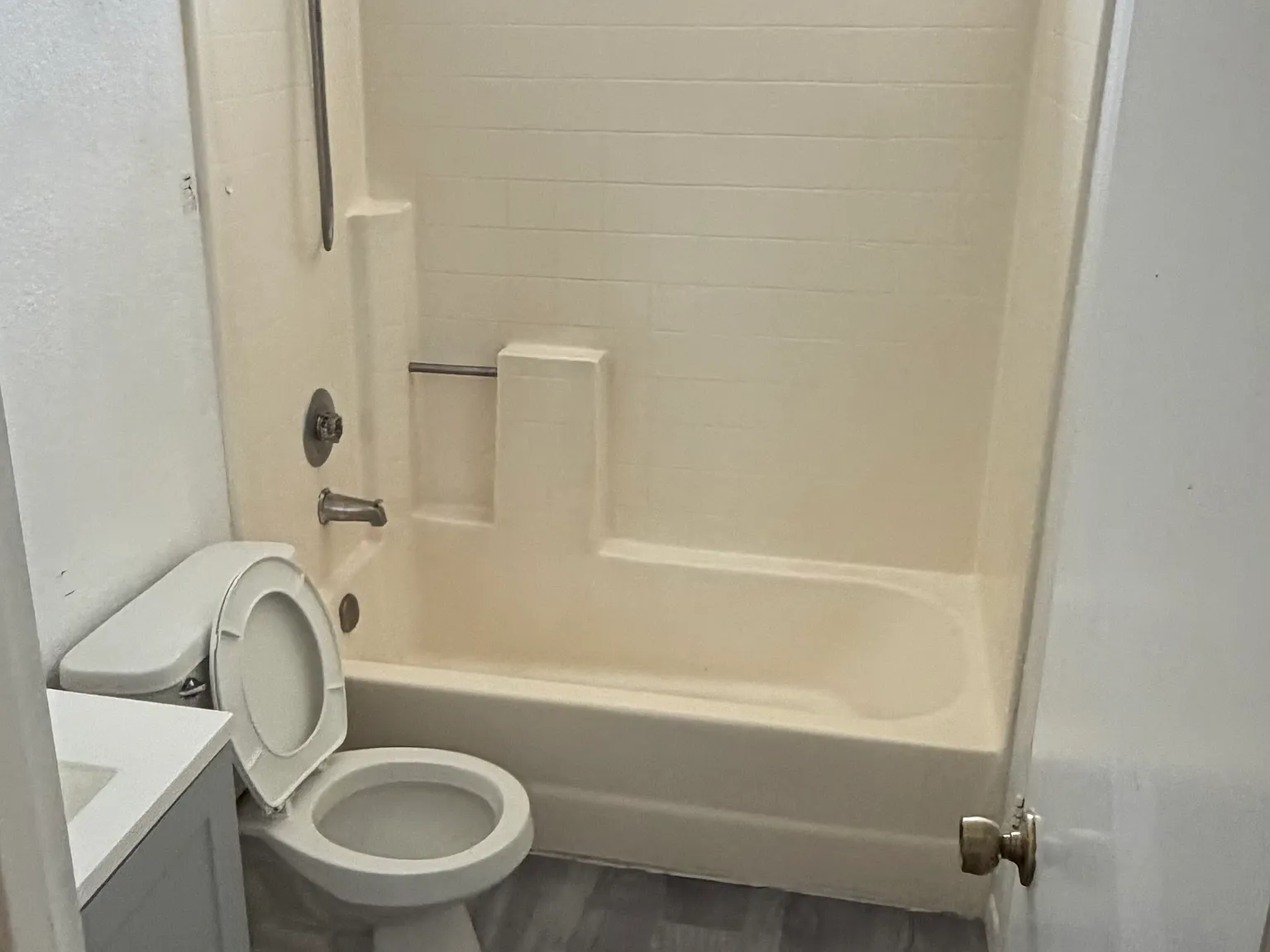 2 bed, 950 sqft, $1,850 — Photo 4