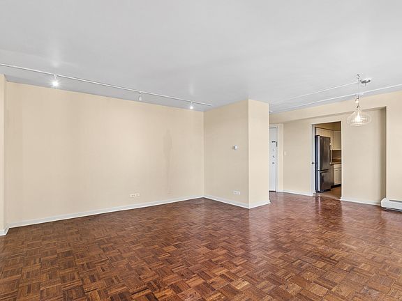 2nd image of 6325 N Sheridan Rd APT 1606
