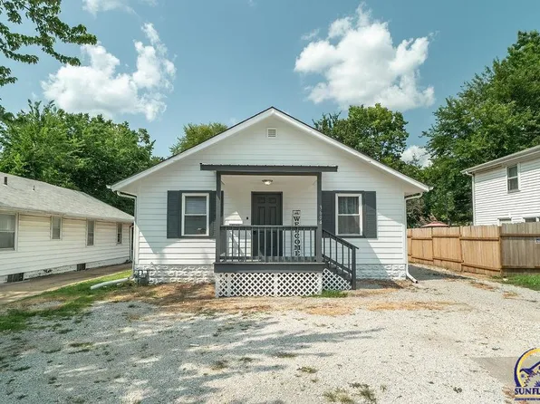 3604 SW 21st St, Topeka, KS 66604