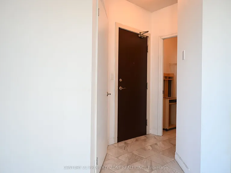1359 Rathburn Rd E #405 — Photo 4