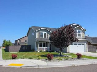 6419 Three Rivers Dr, Pasco, WA 99301