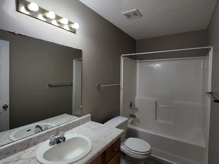 163 Appellate Ct — Photo 11
