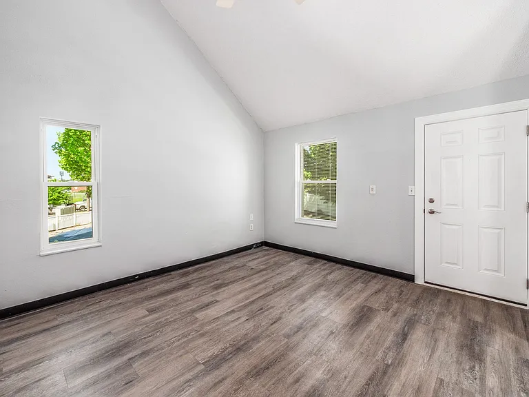ReVi Columbus East — Photo 16