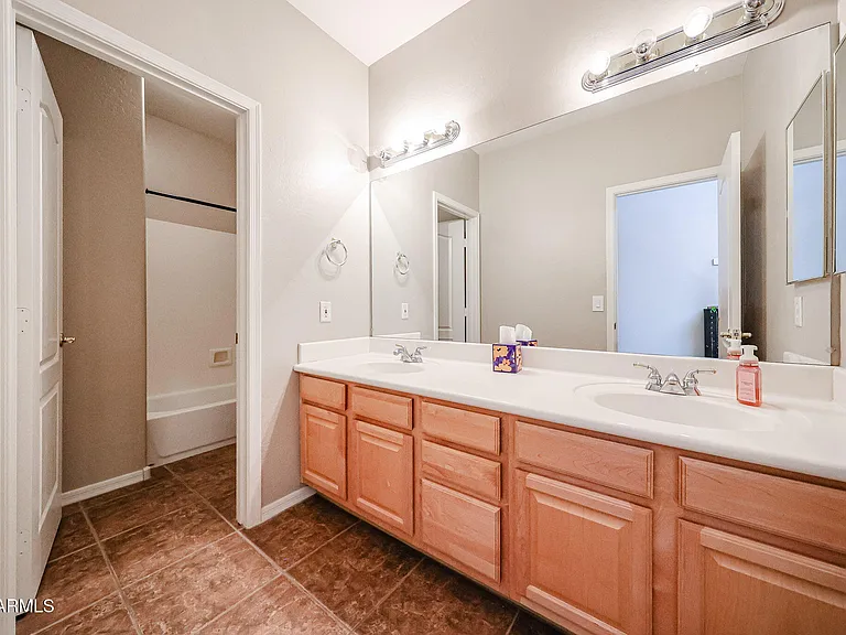 6506 W Molly Ln — Photo 34