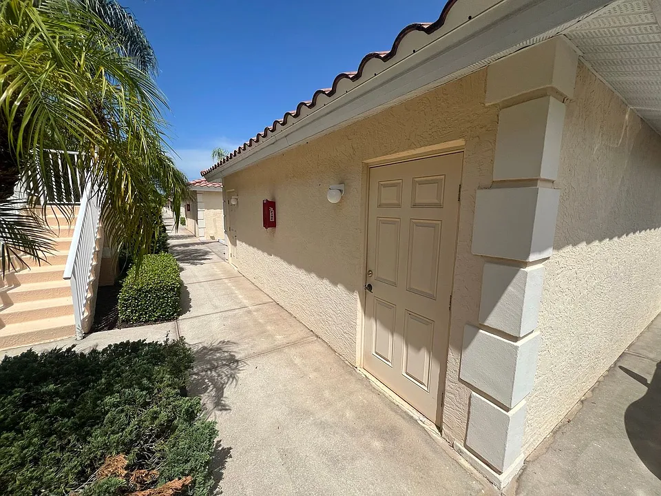 4270 Vicenza Dr #B40