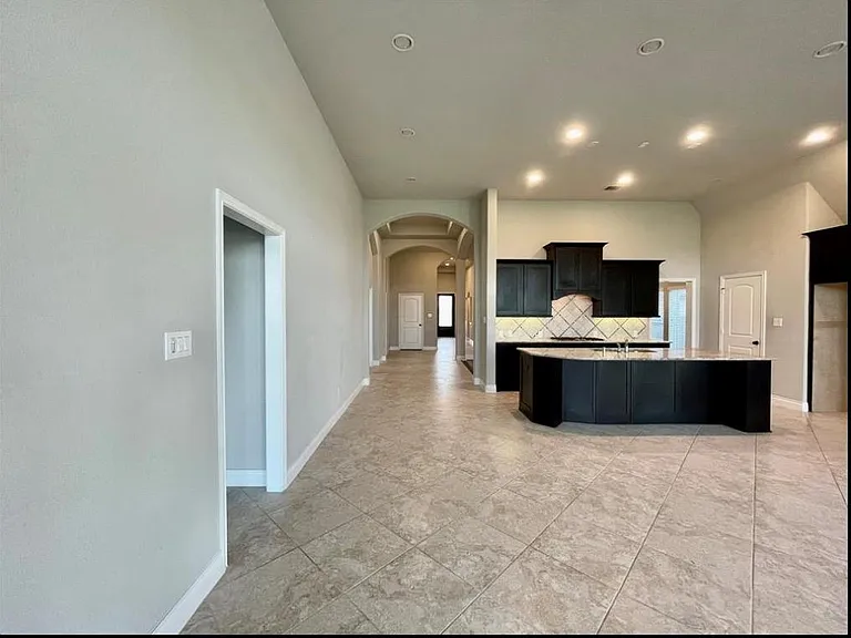 3323 Chandler Hollow Ln — Photo 6