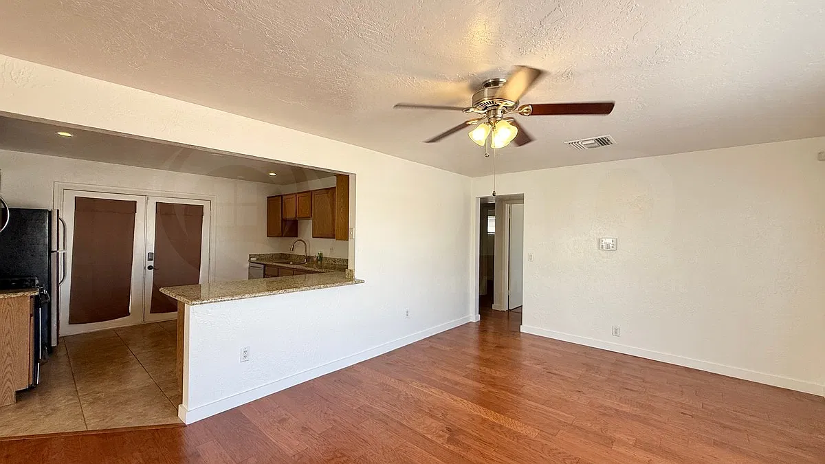 3 bed, 2.0 bath, 1472 sqft, $2,500 — Photo 3