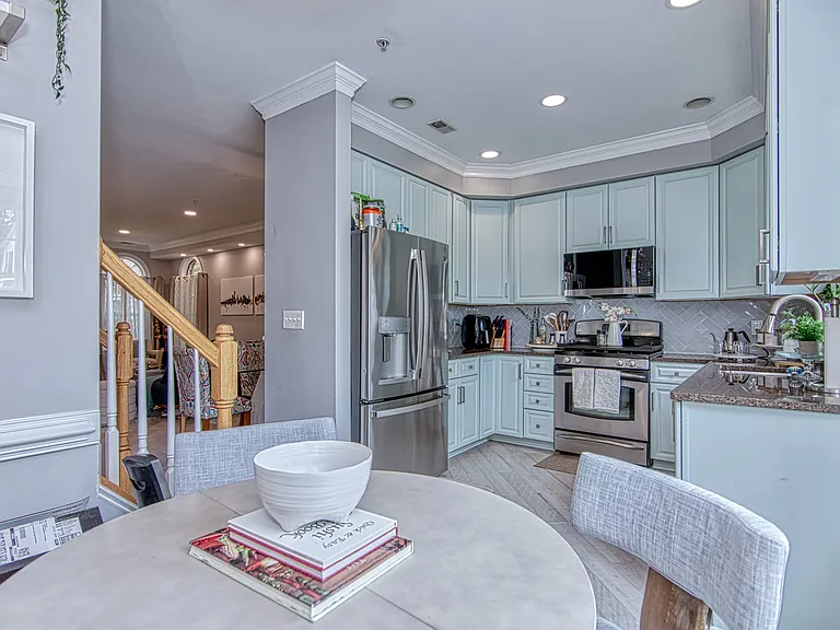 2272 S Garfield St — Photo 12