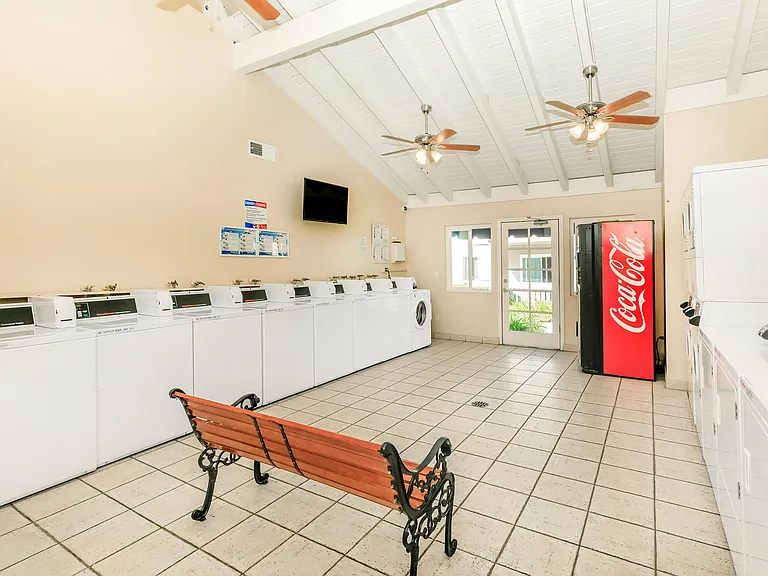 Peartree Apartments — Photo 25