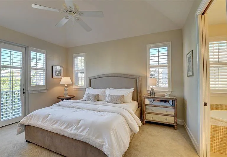 306 E Mallory Cir — Photo 19