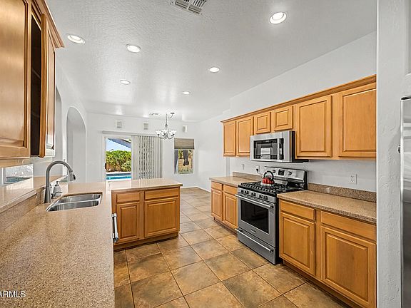 3rd image of 10594 W LONE CACTUS Drive