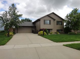1000 E Magnolia Dr, Brandon, SD 57005