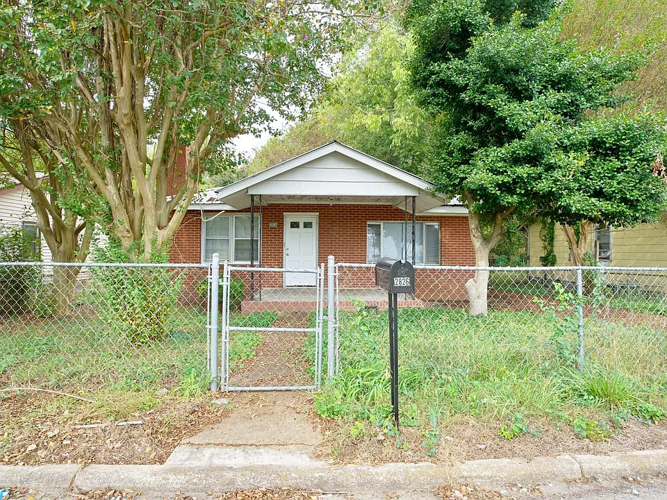 2826 Norwood Ave