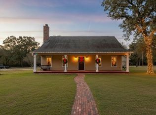 18 Allbritton Rd, Huntsville, TX 77320