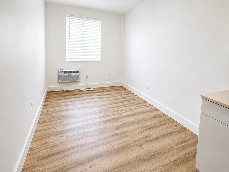 6918 Bay Dr #6 — Photo 6