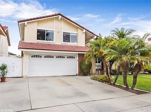 View 2 of front showing area on left for possible small RV or small boat access.