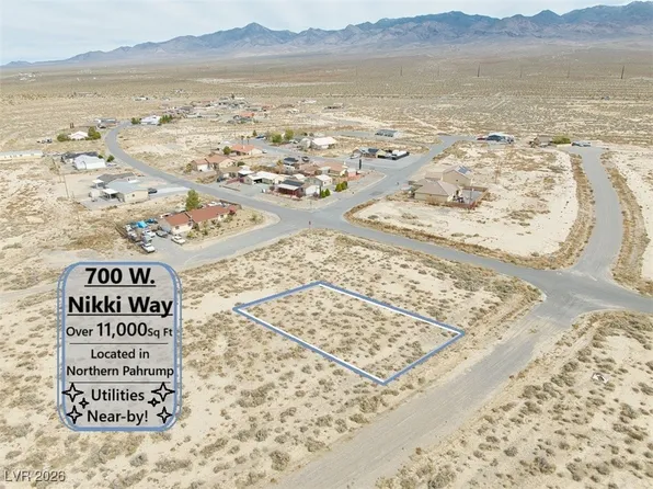 700 W Nikki Ln, Pahrump, NV 89060