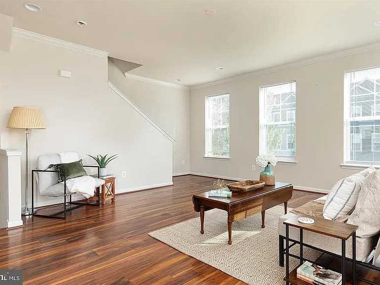 109 Splendor Garden Way — Photo 19